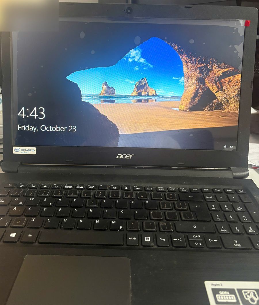Laptop Acer Aspire 3 hiển thị bình thường sau khi thay màn hình